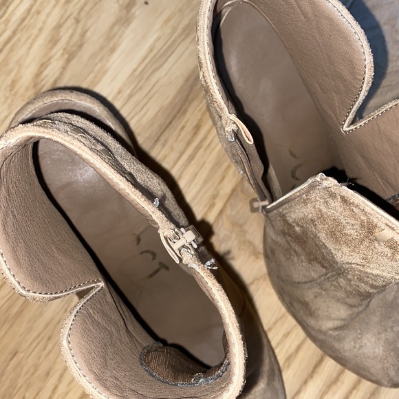 Taupe booties - Picture 7 of 7